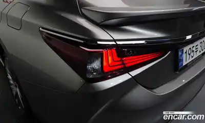 Lexus ES 2023 2.5 гидро в Москве № 2132308, миниатюра 9