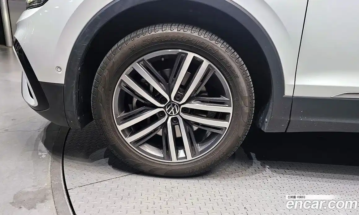 Volkswagen Tiguan 2024 2.0 гидро в Москве, фото 5