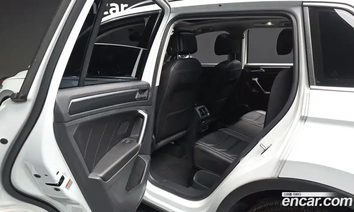 Volkswagen Tiguan 2022 2.0 гидро в Москве № 2132435, фото 15