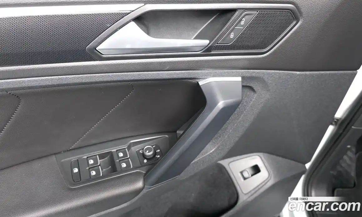 Volkswagen Tiguan 2022 2.0 гидро в Москве № 2132435, фото 27