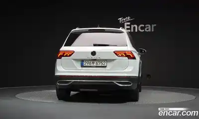 Volkswagen Tiguan 2022 2.0 гидро в Москве № 2132435, миниатюра 3