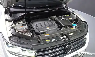 Volkswagen Tiguan 2022 2.0 гидро в Москве № 2132435, миниатюра 5