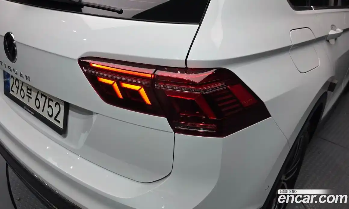 Volkswagen Tiguan 2022 2.0 гидро в Москве № 2132435, фото 8