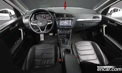 Volkswagen Tiguan 2022 2.0 гидро в Москве № 2132435, миниатюра 9