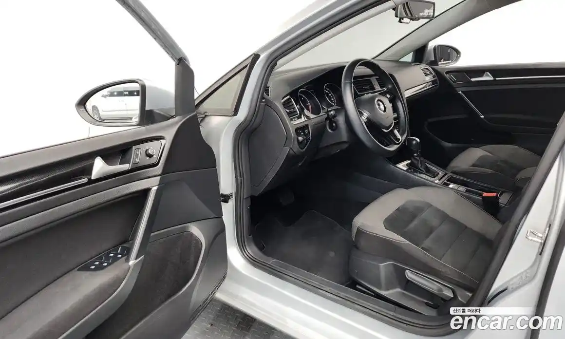 Volkswagen Golf 2013 1.6 гидро в Москве № 2132487, фото 10