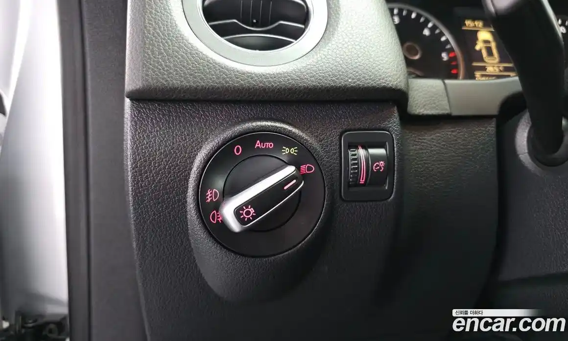 Volkswagen Tiguan 2014 2.0 гидро в Москве № 2132511, фото 17