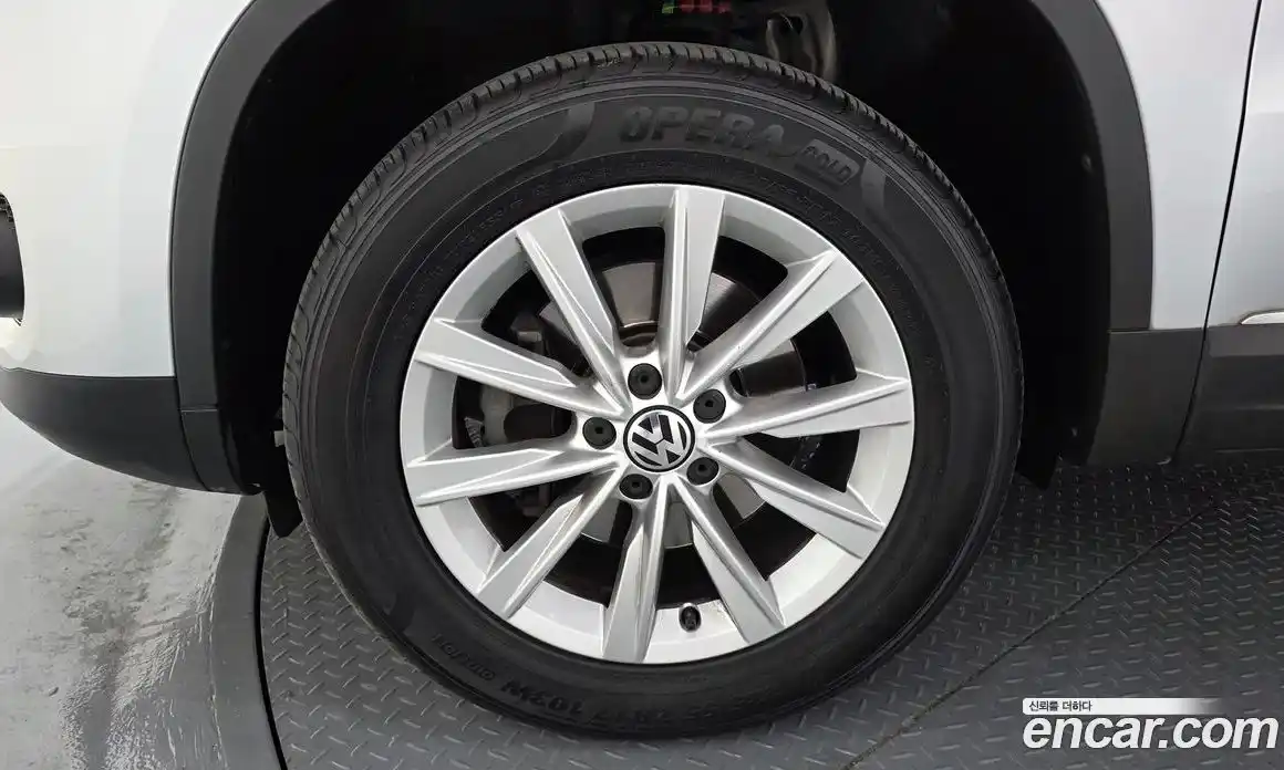 Volkswagen Tiguan 2014 2.0 гидро в Москве № 2132511, фото 5