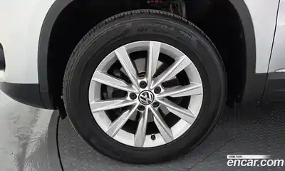 Volkswagen Tiguan 2014 2.0 гидро в Москве № 2132511, миниатюра 5