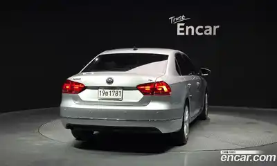 Volkswagen Passat 2014 2.0 гидро в Москве № 2132548, миниатюра 4