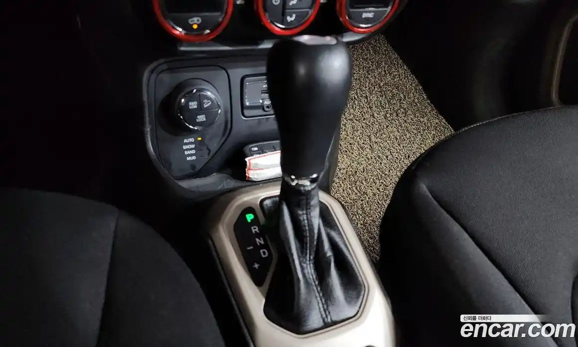 Jeep Renegade 2016 2.0 гидро в Москве, фото 9