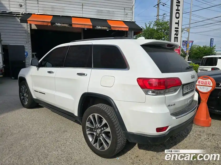 Jeep Cherokee 2018 3.6 гидро в Москве № 2132857, фото 3