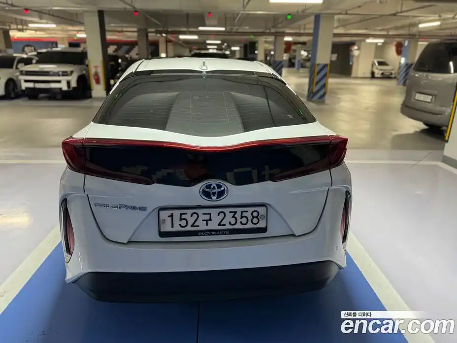 Toyota Prius 2022 1.8 вариатор в Москве № 2133144, фото 3