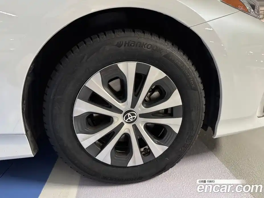 Toyota Prius 2022 1.8 вариатор в Москве № 2133144, фото 5
