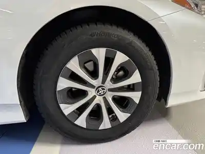 Toyota Prius 2022 1.8 вариатор в Москве № 2133144, миниатюра 5