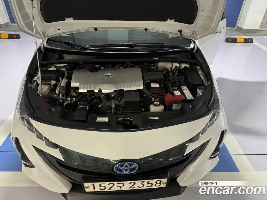 Toyota Prius 2022 1.8 вариатор в Москве № 2133144, фото 10