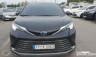 Toyota Sienna, 2025