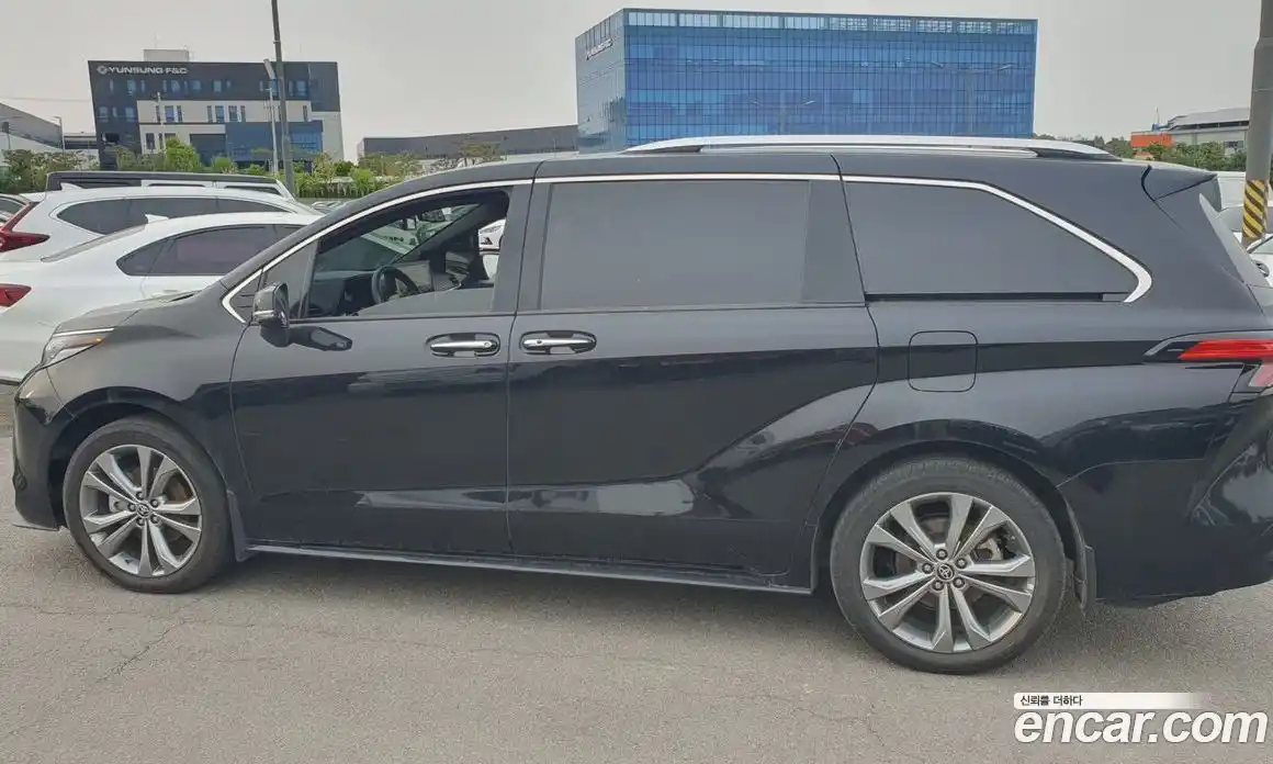 Toyota Sienna 2025 2.5 гидро в Москве № 2133145, фото 4