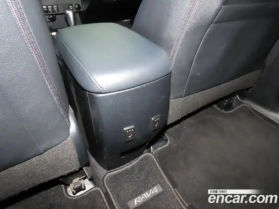 Toyota RAV4 2016 2.5 гидро в Москве № 2133205, фото 15
