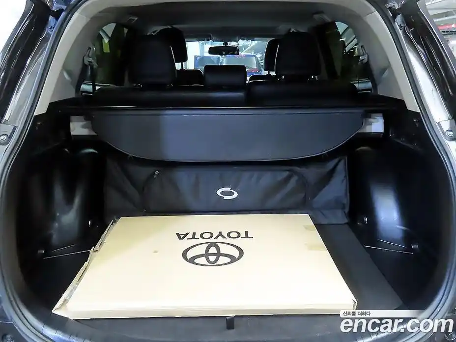 Toyota RAV4 2016 2.5 гидро в Москве № 2133205, фото 17