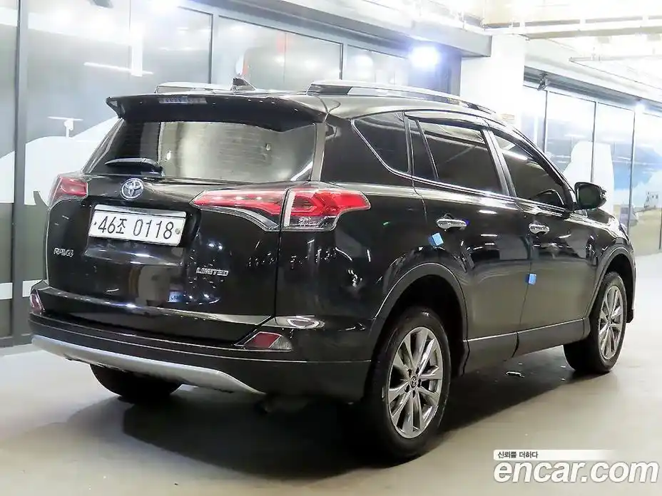 Toyota RAV4 2016 2.5 гидро в Москве № 2133205, фото 4