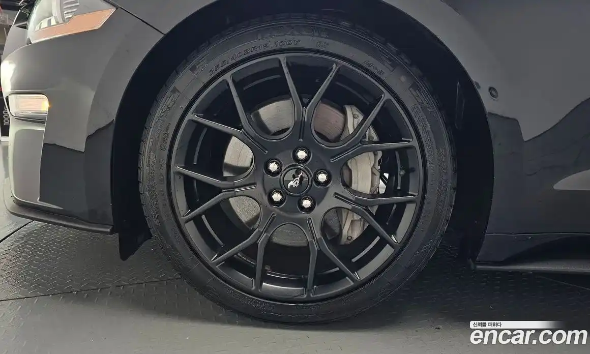 Ford Mustang 2019 2.3 гидро в Москве № 2133430, фото 4