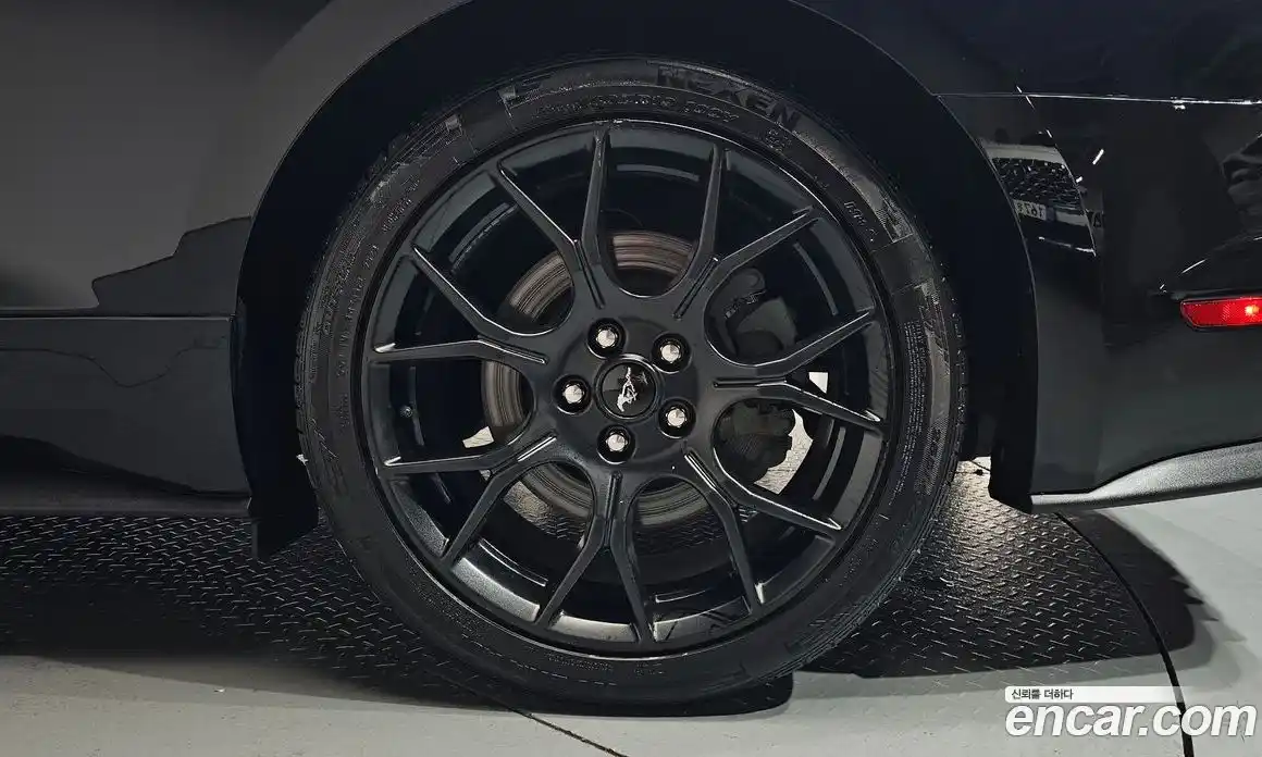 Ford Mustang 2019 2.3 гидро в Москве № 2133430, фото 6