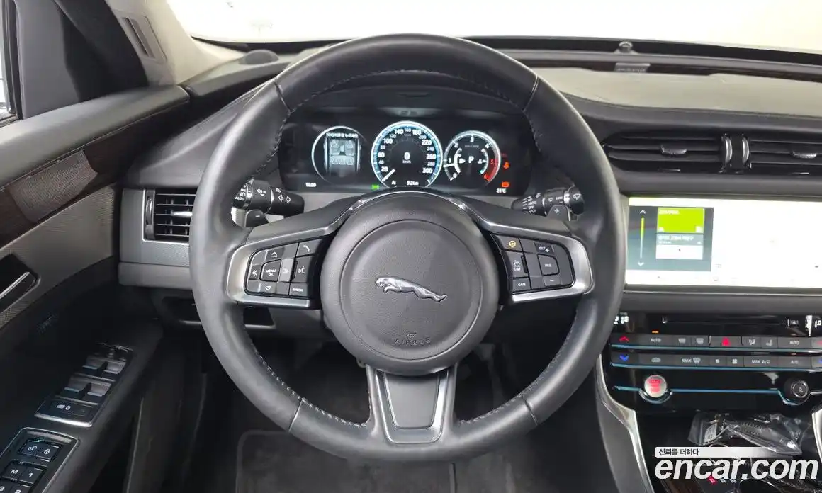 Jaguar XF 2019 2.0 гидро в Москве № 2133856, фото 27
