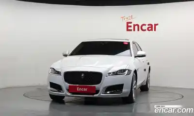 Jaguar XF 2019 2.0 гидро в Москве № 2133856, миниатюра 3