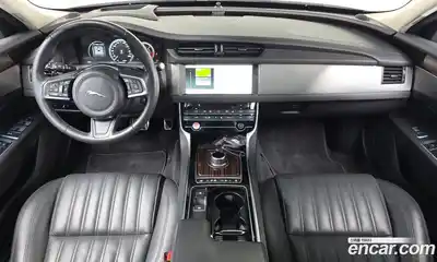 Jaguar XF 2019 2.0 гидро в Москве № 2133856, миниатюра 10