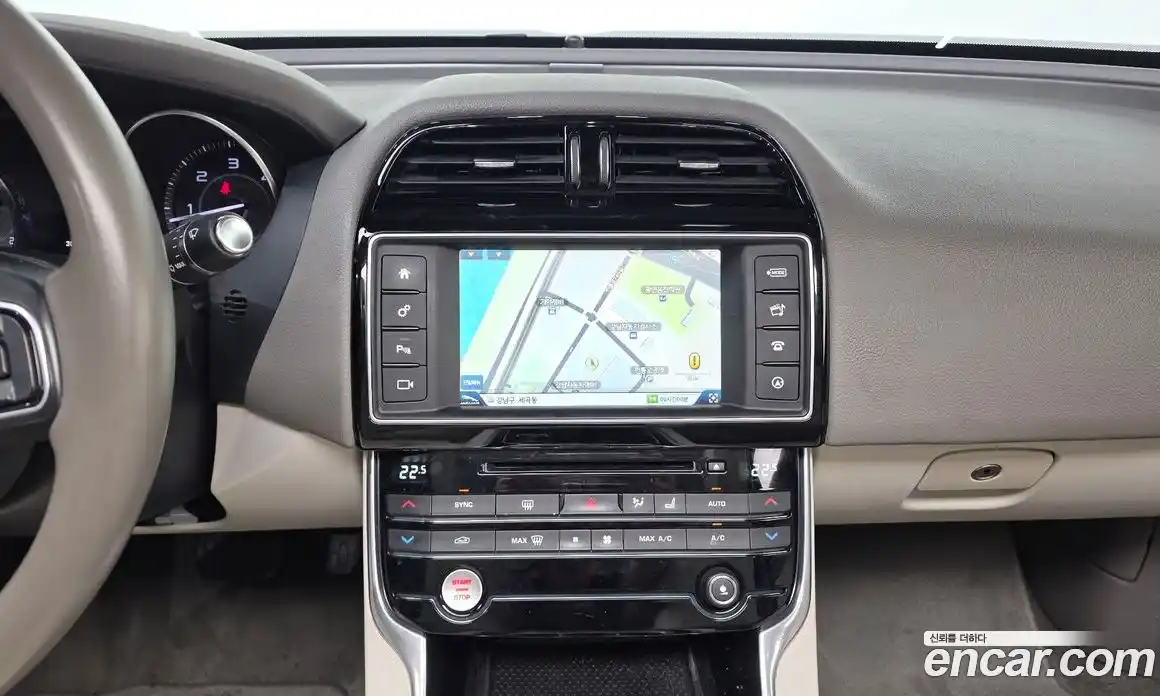 Jaguar XE 2015 2.0 гидро в Москве № 2133875, фото 14