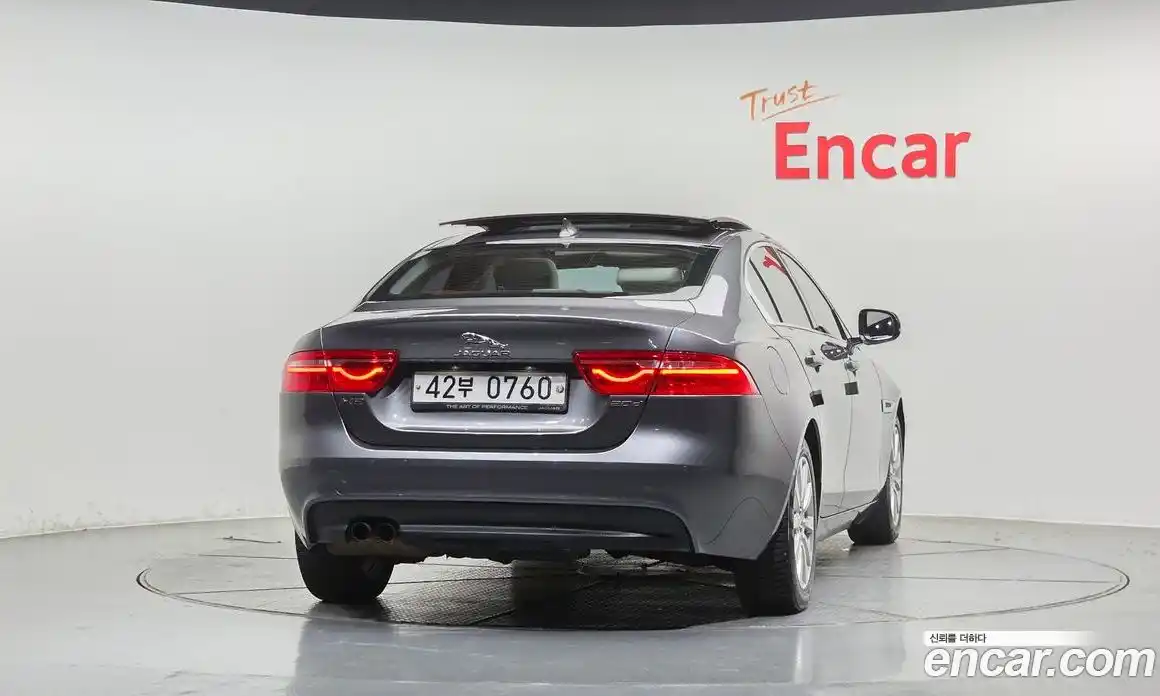Jaguar XE 2015 2.0 гидро в Москве № 2133875, фото 4