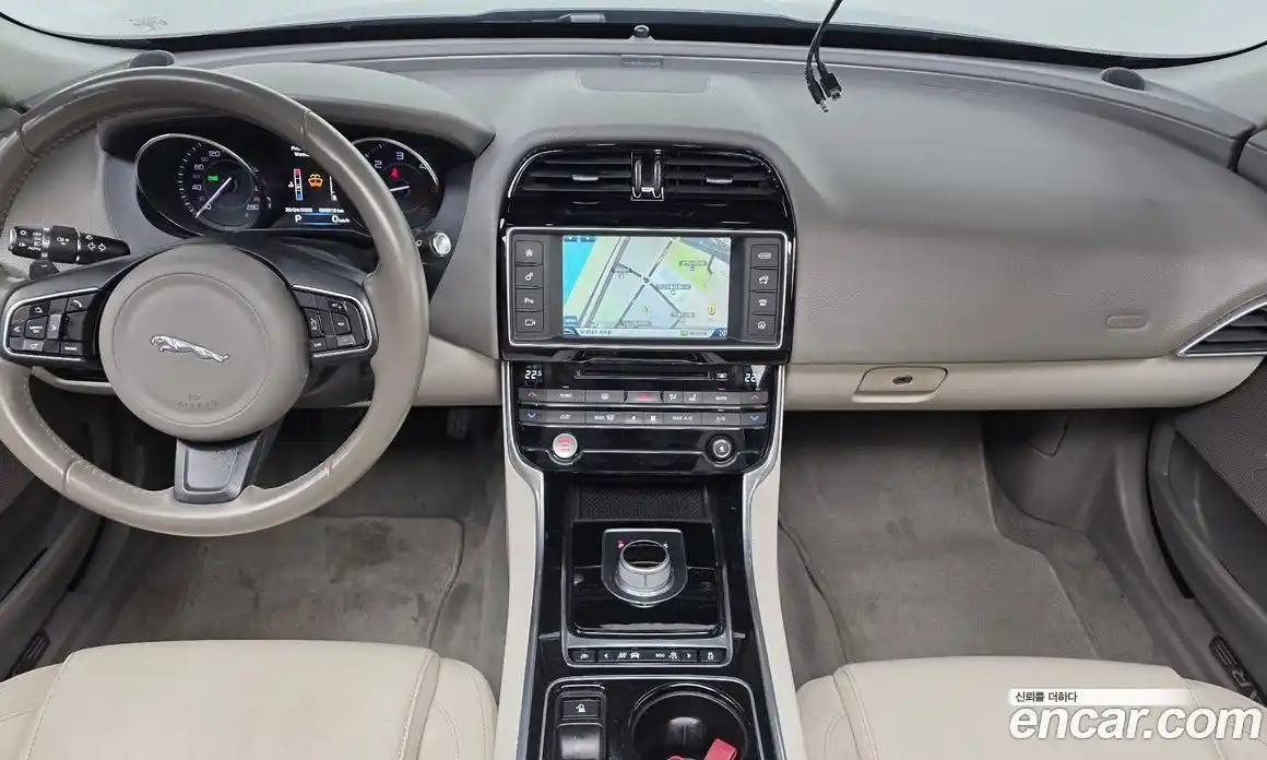Jaguar XE 2015 2.0 гидро в Москве № 2133875, фото 7