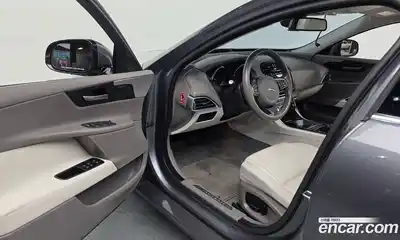 Jaguar XE 2015 2.0 гидро в Москве № 2133875, миниатюра 10