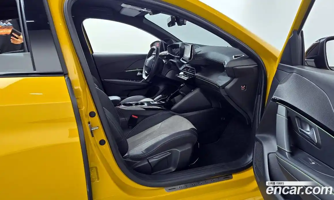 Peugeot 208 2020 0.1 гидро в Москве, фото 16