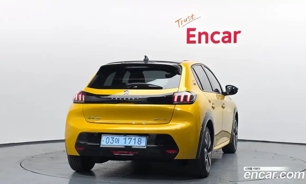 Peugeot 208 2020 0.1 гидро в Москве, фото 4