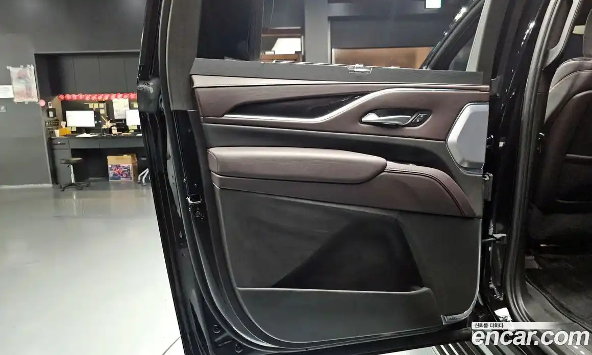 Cadillac Escalade 2023 6.2 гидро, фото 15