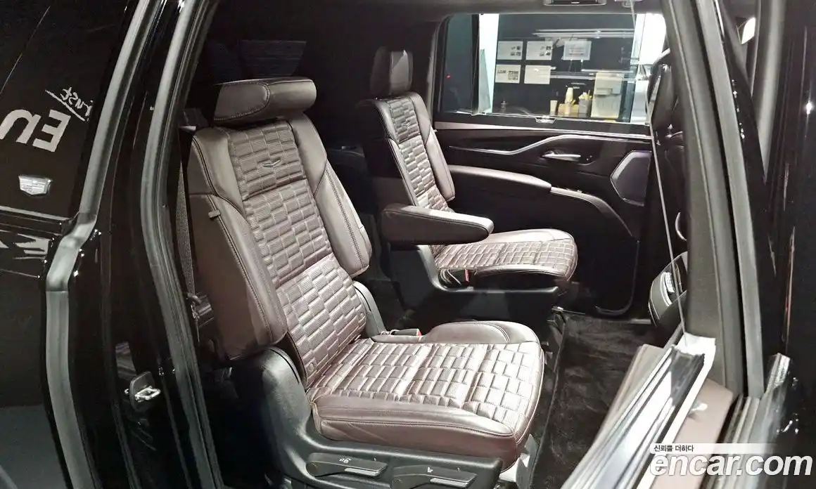 Cadillac Escalade 2023 6.2 гидро, фото 17