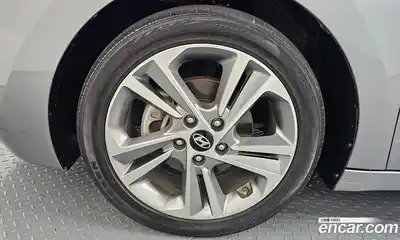 Hyundai Avante 2017 1.6 гидро в Москве № 113075, миниатюра 5