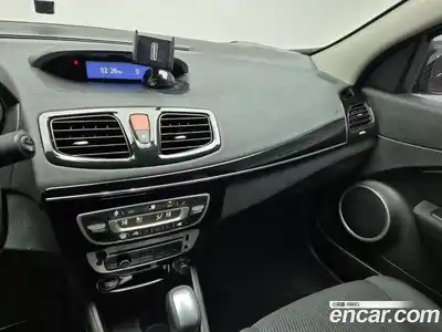 Renault SM3 2015 1.6 гидро в Москве № 1191841, миниатюра 10