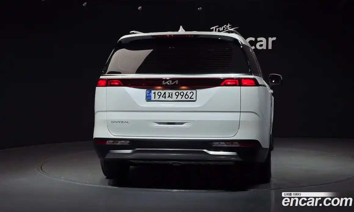 Kia Canival 2022 2.2 гидро в Москве № 124058, фото 4