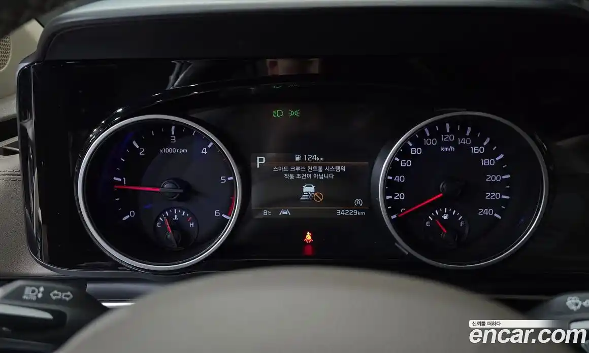 Kia Canival 2022 2.2 гидро в Москве № 124058, фото 8