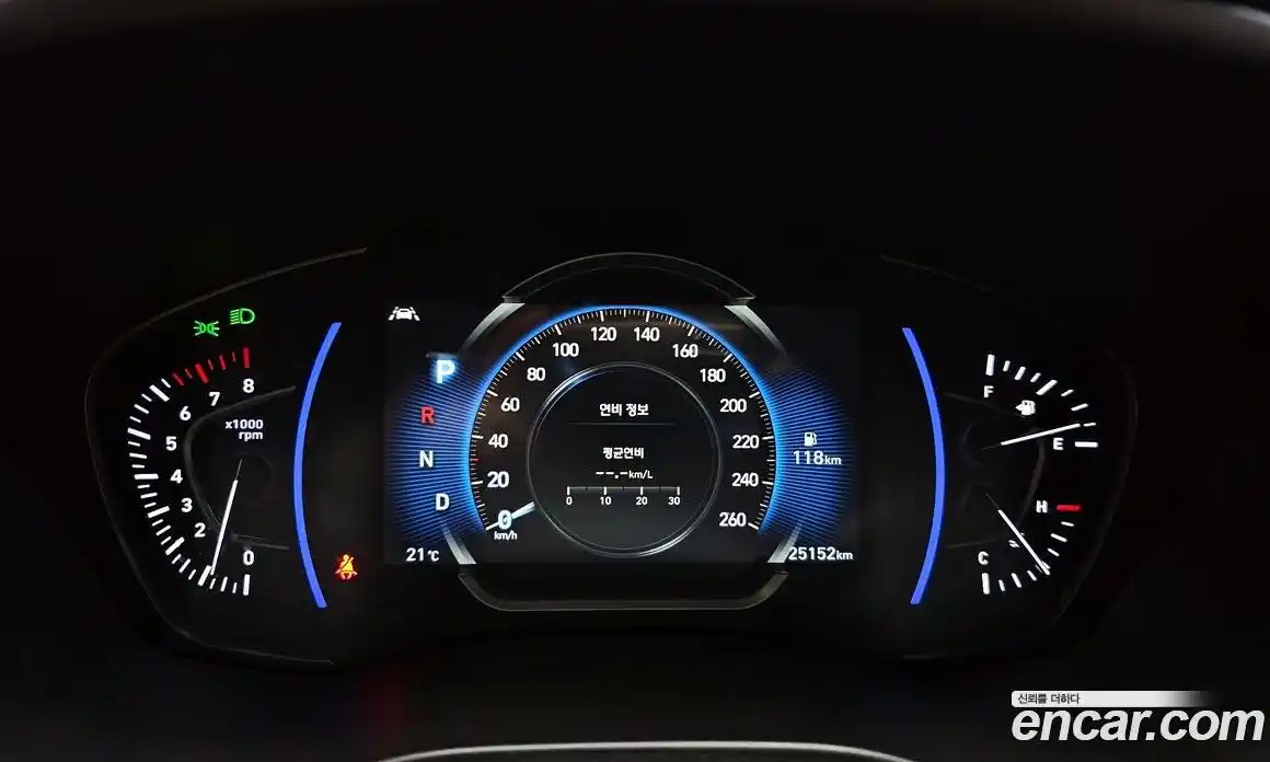 Hyundai Santa Fe 2020 2.0 гидро в Москве № 2123261, фото 11