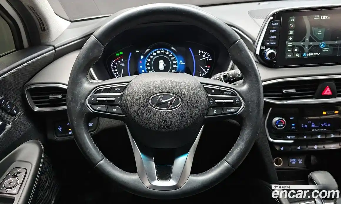 Hyundai Santa Fe 2020 2.0 гидро в Москве № 2123261, фото 18