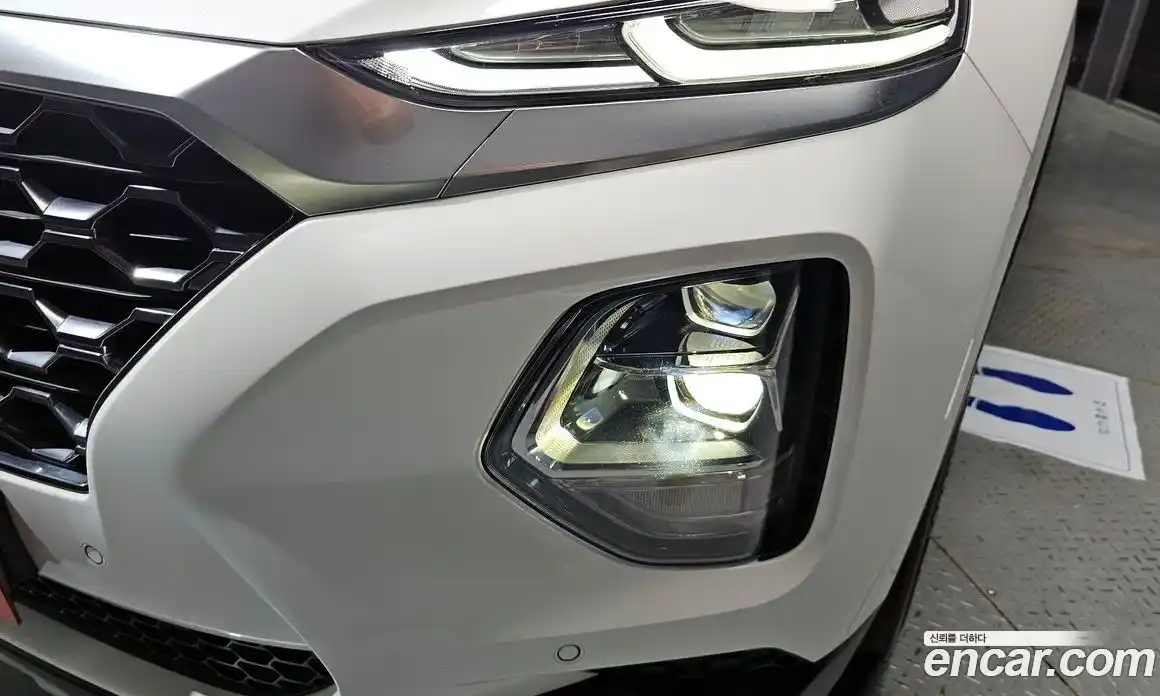 Hyundai Santa Fe 2020 2.0 гидро в Москве № 2123261, фото 8