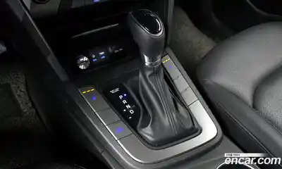 Hyundai Avante 2018 1.6 гидро в Москве № 2123503, миниатюра 12