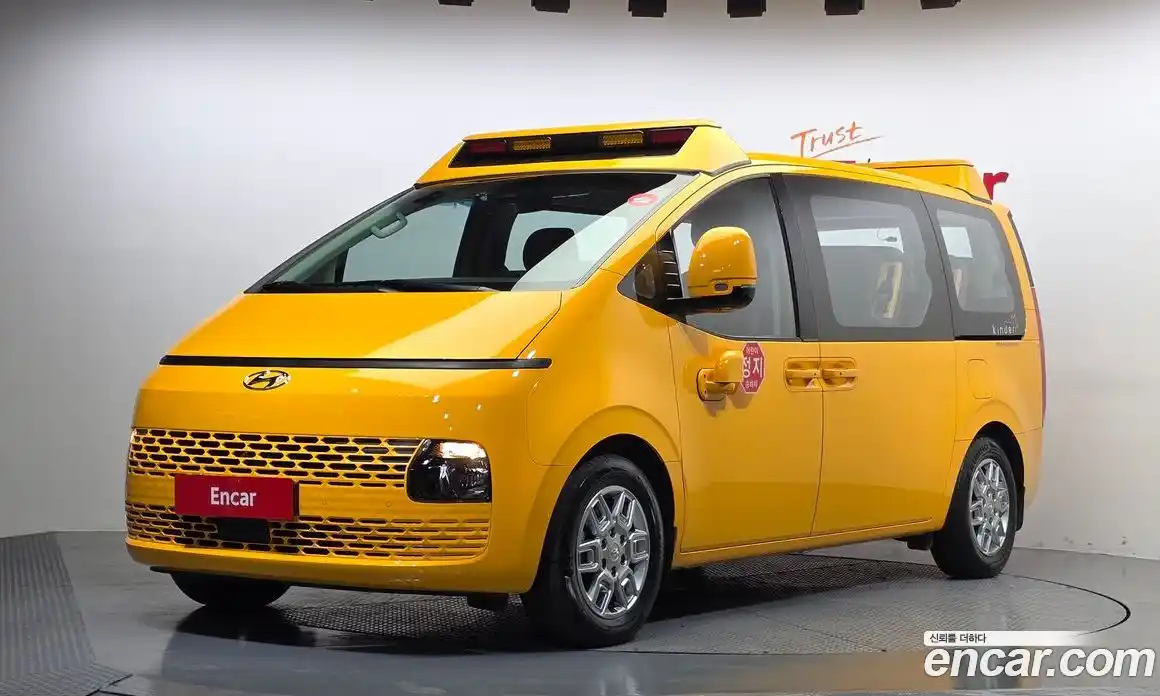 Hyundai Staria 2023 3.5 гидро в Москве № 2123588, фото 1