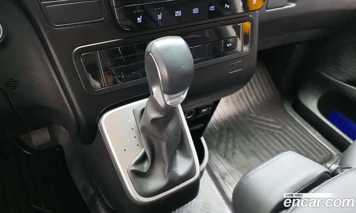 Hyundai Staria 2023 3.5 гидро в Москве № 2123588, фото 12
