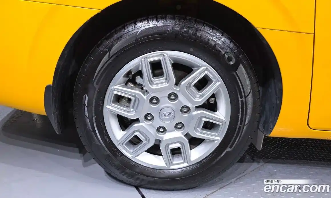 Hyundai Staria 2023 3.5 гидро в Москве № 2123588, фото 7