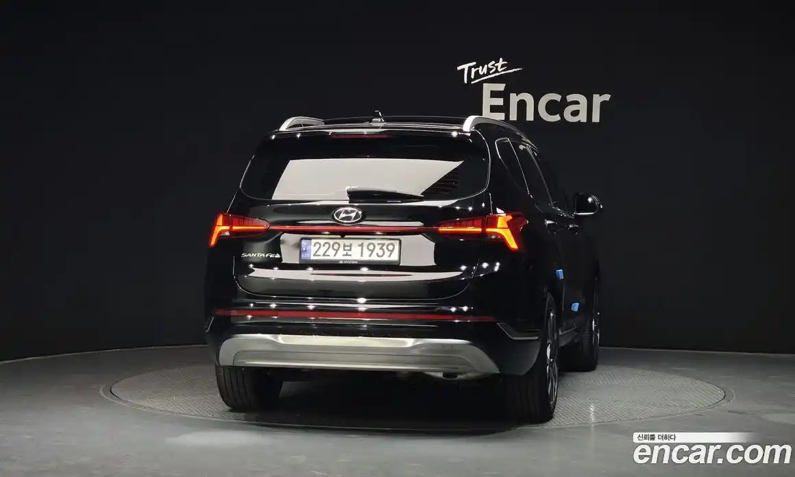 Hyundai Santa Fe 2023 2.5 гидро в Москве № 2123632, фото 4