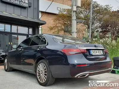 Mercedes-Benz E-Class 2022 2.0 гидро в Москве, миниатюра 2
